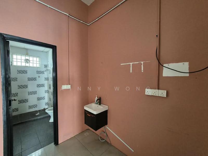 Shop for Rent in Bayan Baru (Penang) - Rainny Wong - Bathroom - PropertyGuru.com.my