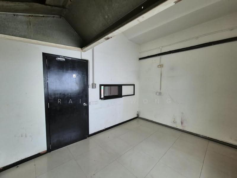 Shop for Rent in Bayan Baru (Penang) - Rainny Wong - Interior - PropertyGuru.com.my