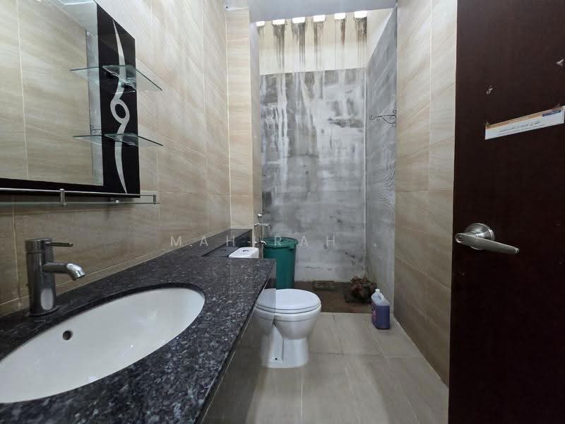 Bungalow House for Sale in KL City Centre (Kuala Lumpur) - Mahirah . - Bathroom - PropertyGuru.com.my