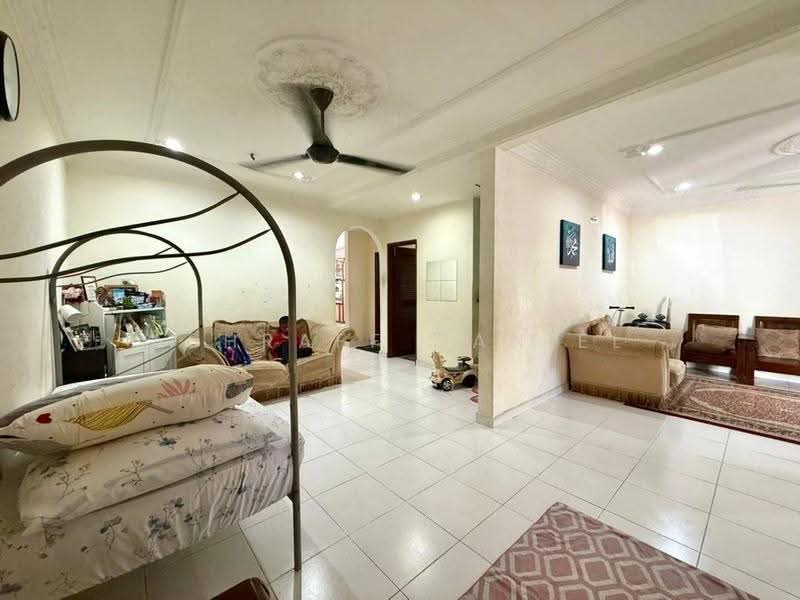 Rumah Teres 2-Tingkat untuk Dijual di Seksyen 7 (Shah Alam) - Ashraff Daniel - Living Room - PropertyGuru.com.my