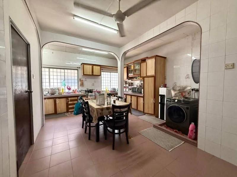 Rumah Teres 2-Tingkat untuk Dijual di Seksyen 7 (Shah Alam) - Ashraff Daniel - Kitchen - PropertyGuru.com.my