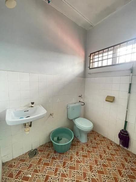 2-storey Terraced House for Rent in Taman Damai (Padang Serai) - Eva Tan - Bathroom - PropertyGuru.com.my