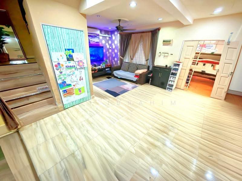 2-storey Terraced House for Sale in Ampang (Selangor) - Azli Ibrahim - Living Room - PropertyGuru.com.my