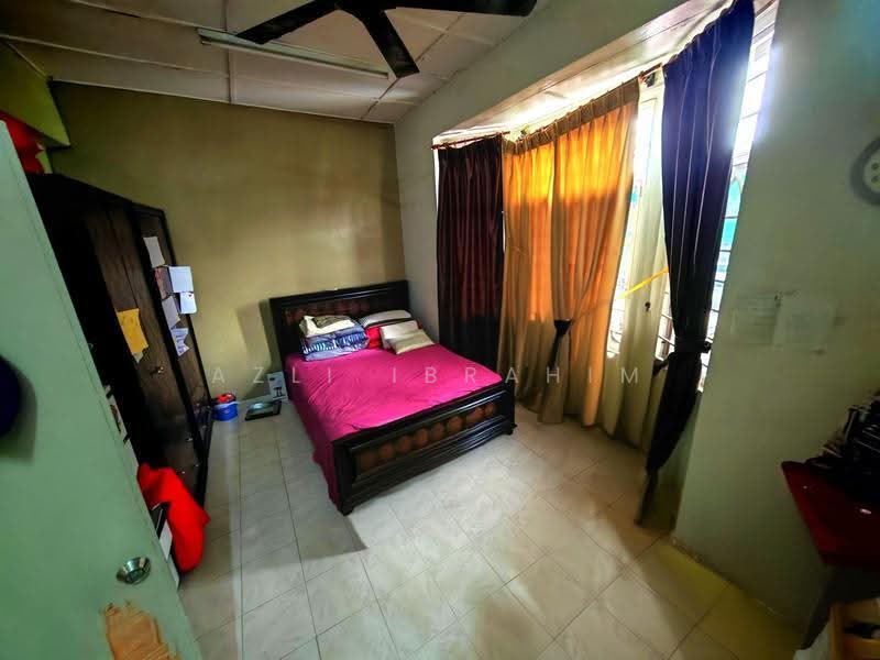 2-storey Terraced House for Sale in Ampang (Selangor) - Azli Ibrahim - Bedroom - PropertyGuru.com.my
