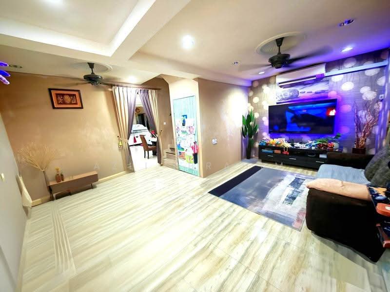 2-storey Terraced House for Sale in Ampang (Selangor) - Azli Ibrahim - Living Room - PropertyGuru.com.my