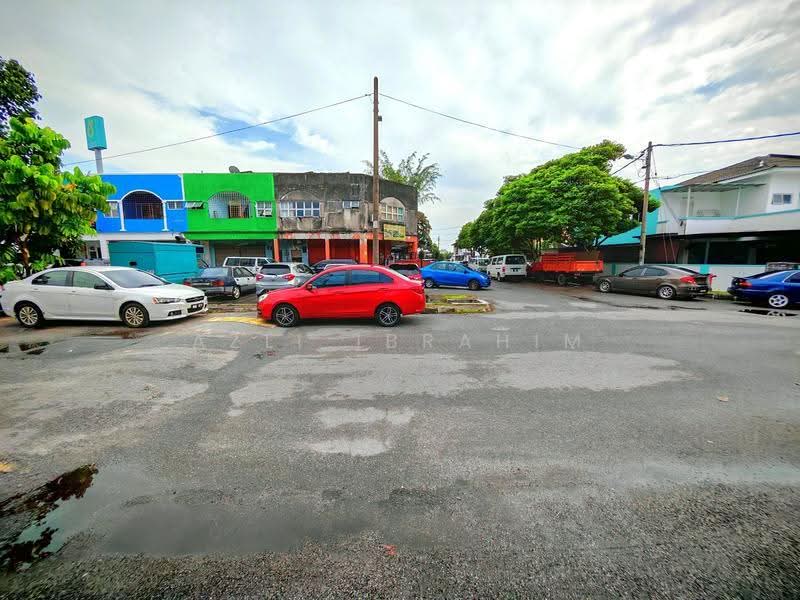 2-storey Terraced House for Sale in Ampang (Selangor) - Azli Ibrahim - Exterior - PropertyGuru.com.my