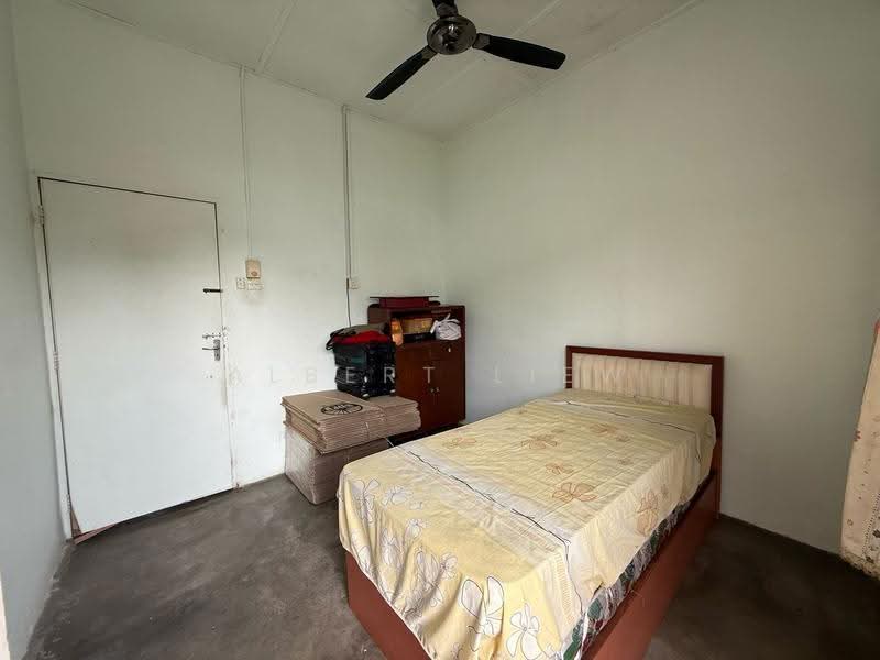 2-storey Terraced House for Sale in Taman Kulai (Kulai) - Albert Liew - Bedroom - PropertyGuru.com.my