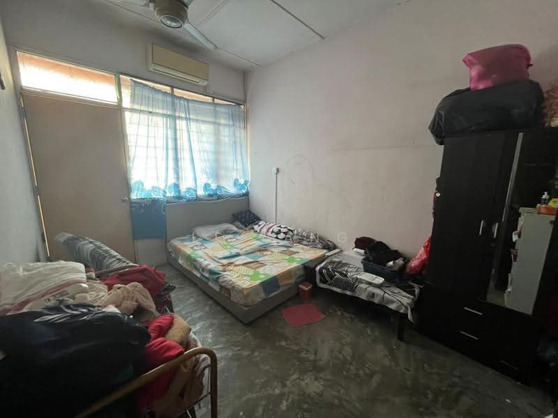 Rumah Teres 2-Tingkat untuk Dijual di Taman Johor Jaya (Johor Bahru) - Le Yang - Bedroom - PropertyGuru.com.my