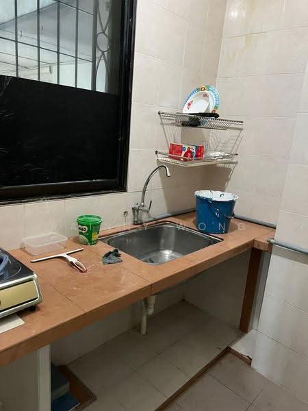 Pangsapuri untuk Disewa di Desa Permai Indah Apartment - Rainny Wong - Kitchen - PropertyGuru.com.my
