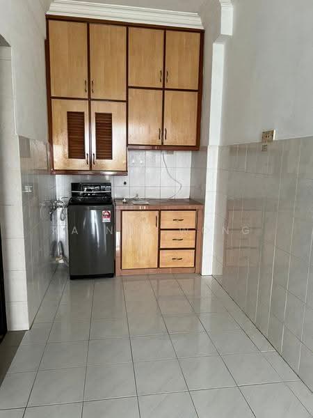 Pangsapuri untuk Disewa di Desa Permai Indah Apartment - Rainny Wong - Kitchen - PropertyGuru.com.my