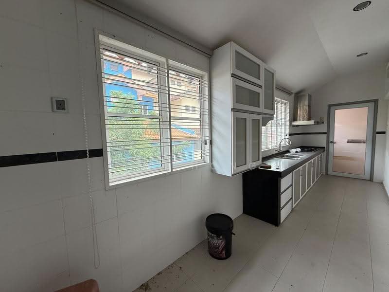 Semi-Detached House for Sale in Ayer Keroh (Melaka) - YM Chong - Kitchen - PropertyGuru.com.my