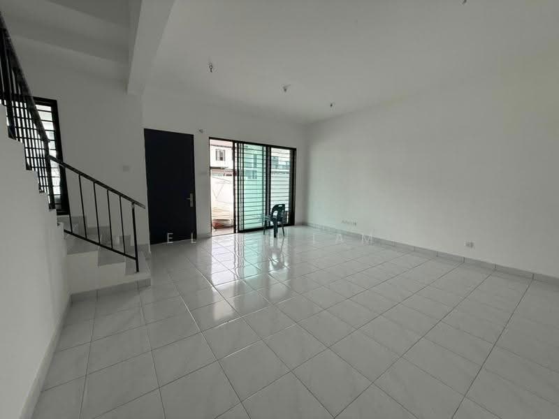 2-storey Terraced House for Sale in Johor Bahru (Johor) - Elynn Lam - Living Room - PropertyGuru.com.my