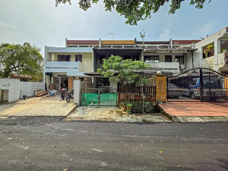 2-storey Terraced House for Sale in Taman Seraya (Ampang) - Azli Ibrahim - Exterior - PropertyGuru.com.my