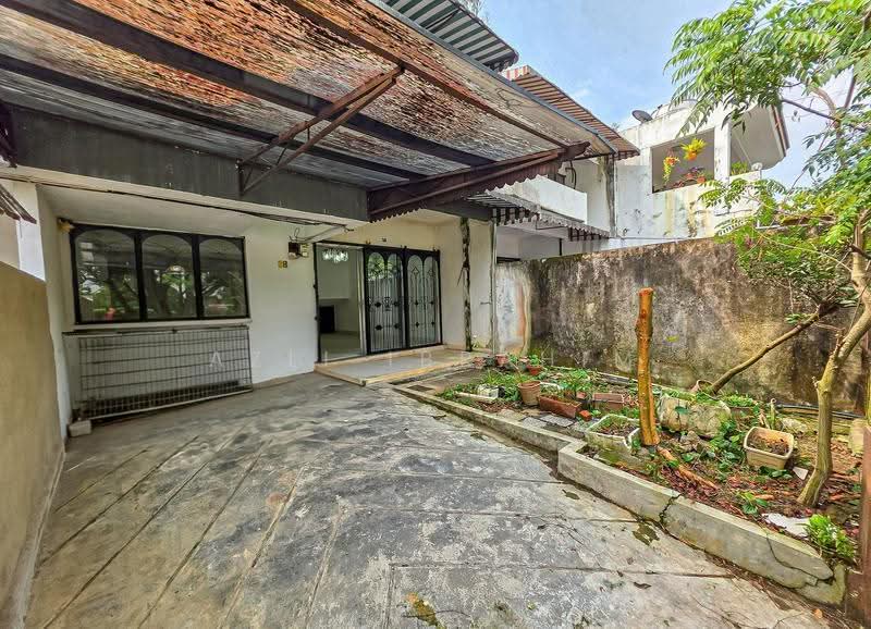 2-storey Terraced House for Sale in Taman Seraya (Ampang) - Azli Ibrahim - Exterior - PropertyGuru.com.my
