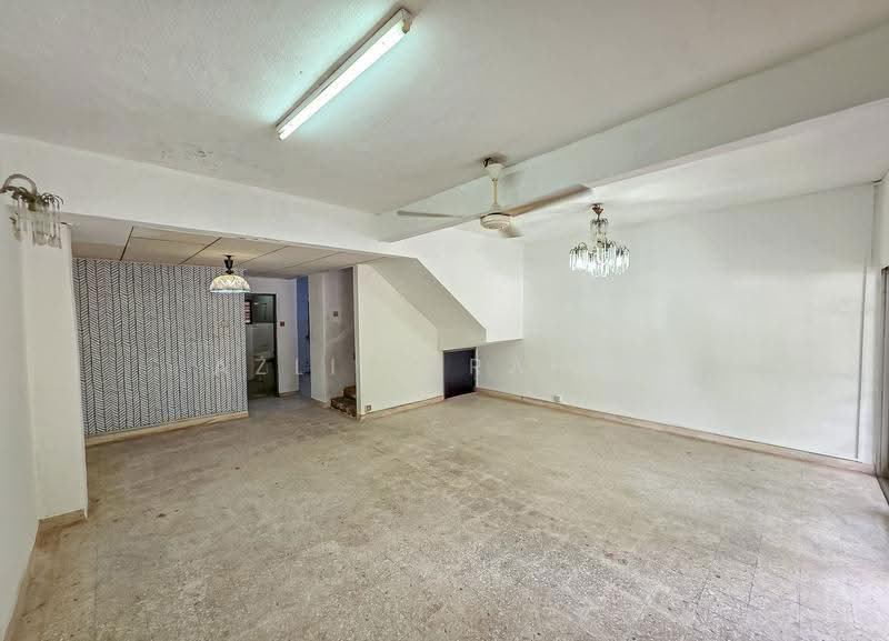 2-storey Terraced House for Sale in Taman Seraya (Ampang) - Azli Ibrahim - Living Room - PropertyGuru.com.my