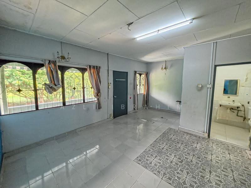 2-storey Terraced House for Sale in Taman Seraya (Ampang) - Azli Ibrahim - Interior - PropertyGuru.com.my