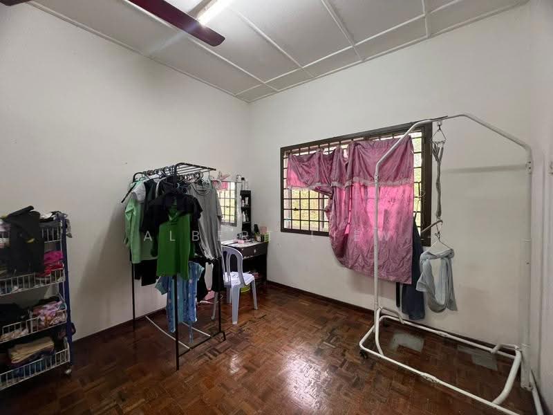 2-storey Terraced House for Sale in Jementah (Johor) - Albert Liew - Bedroom - PropertyGuru.com.my