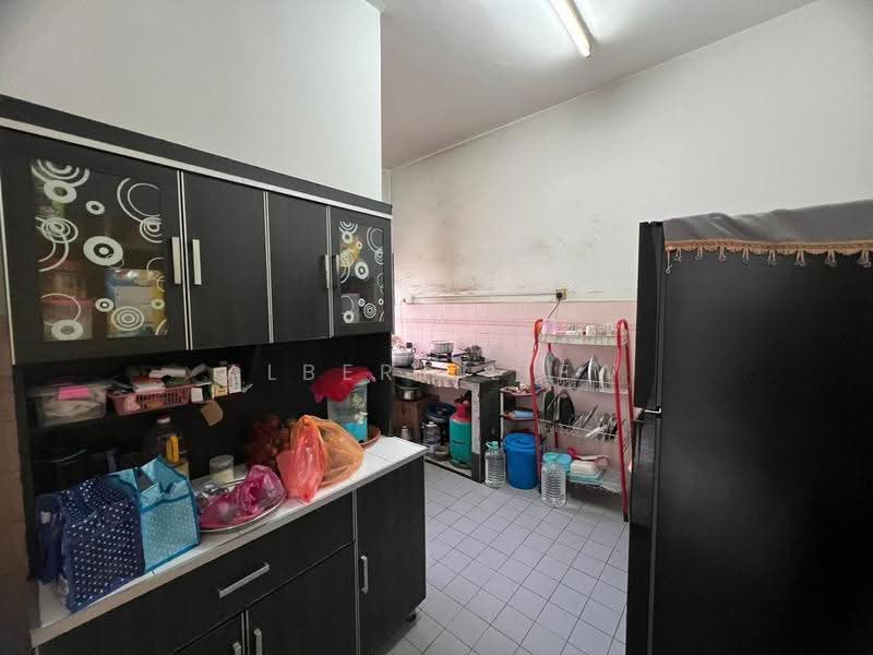 2-storey Terraced House for Sale in Jementah (Johor) - Albert Liew - Kitchen - PropertyGuru.com.my