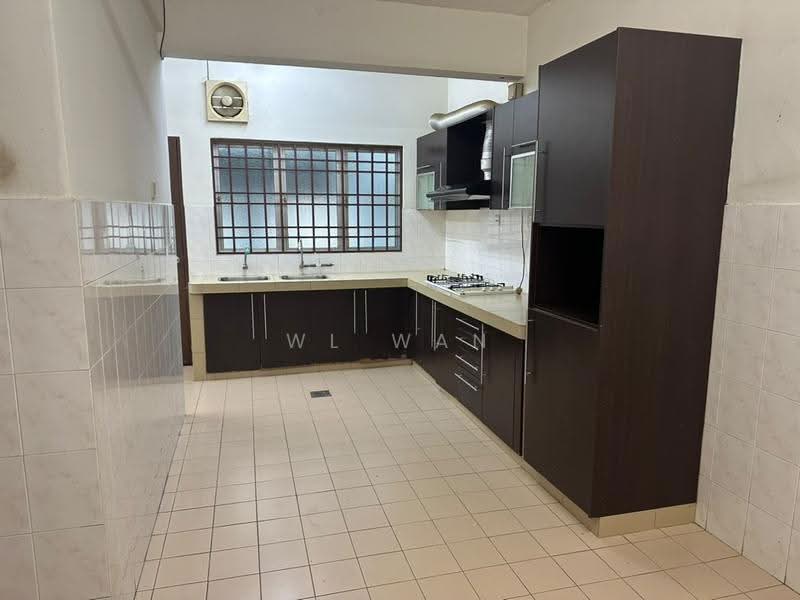 2-storey Terraced House for Sale in Berjaya Park (Shah Alam) - WL Wan - Kitchen - PropertyGuru.com.my