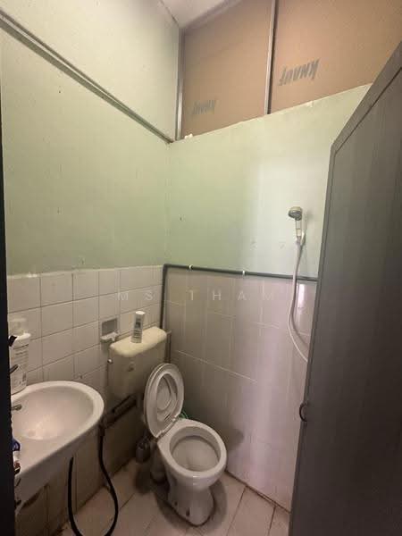 Rumah Berkembar untuk Dijual di Taman Abad (Johor Bahru) - Ms Tham - Bathroom - PropertyGuru.com.my