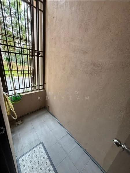 Townhouse for Rent in Kampung Salak Tinggi (Sepang) - Mohd Adryzam - Balcony - PropertyGuru.com.my