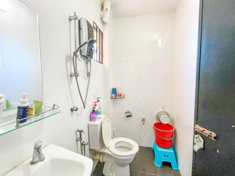 Apartment for Sale at Pangsapuri Carlina - SITI KHAIRIYAH JAAFAR - Bathroom - PropertyGuru.com.my