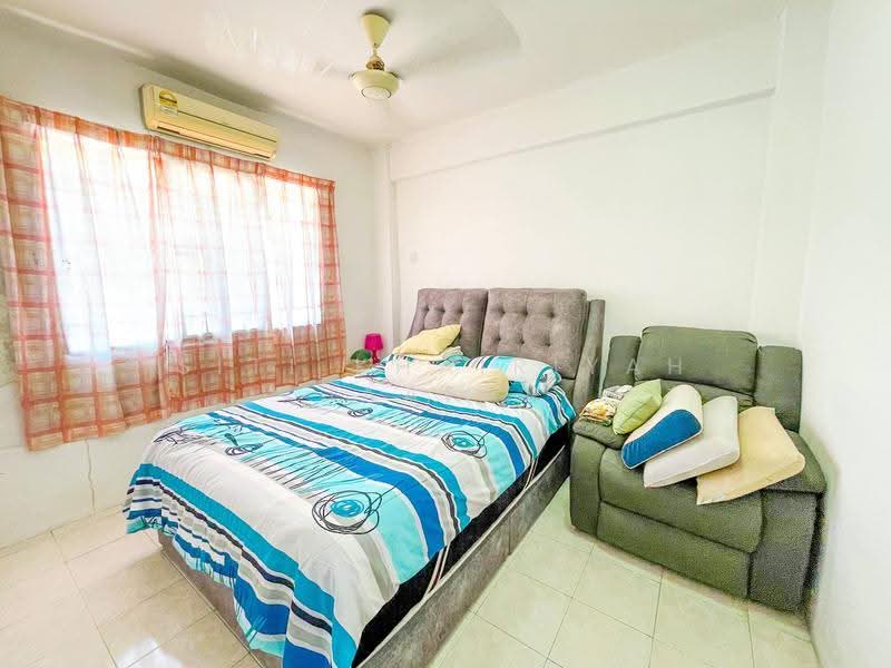 Apartment for Sale at Pangsapuri Carlina - SITI KHAIRIYAH JAAFAR - Bedroom - PropertyGuru.com.my
