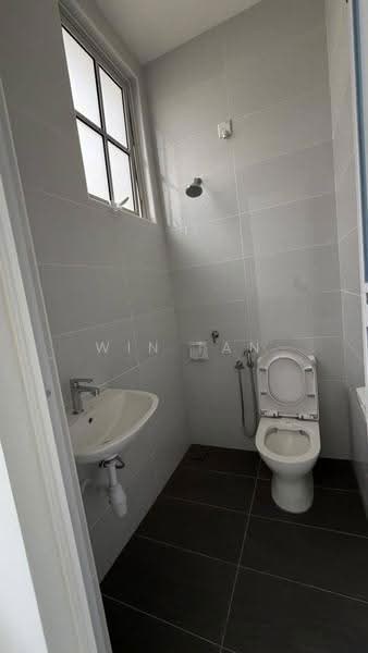Rumah Berkembar untuk Dijual di Taman Ekoflora (Johor Bahru) - Win Tan - Bathroom - PropertyGuru.com.my