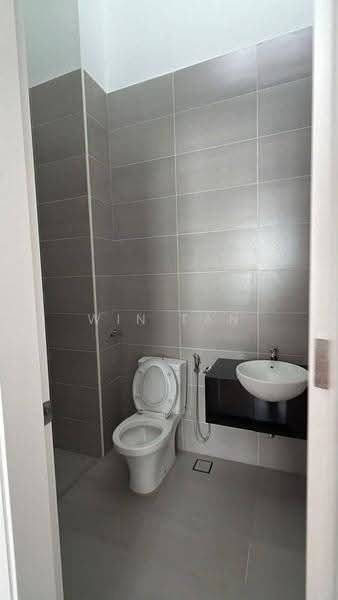 Rumah Berkembar untuk Dijual di Taman Ekoflora (Johor Bahru) - Win Tan - Bathroom - PropertyGuru.com.my