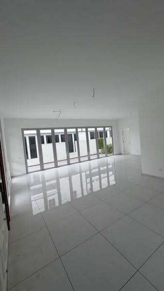Rumah Berkembar untuk Dijual di Taman Ekoflora (Johor Bahru) - Win Tan - Living Room - PropertyGuru.com.my