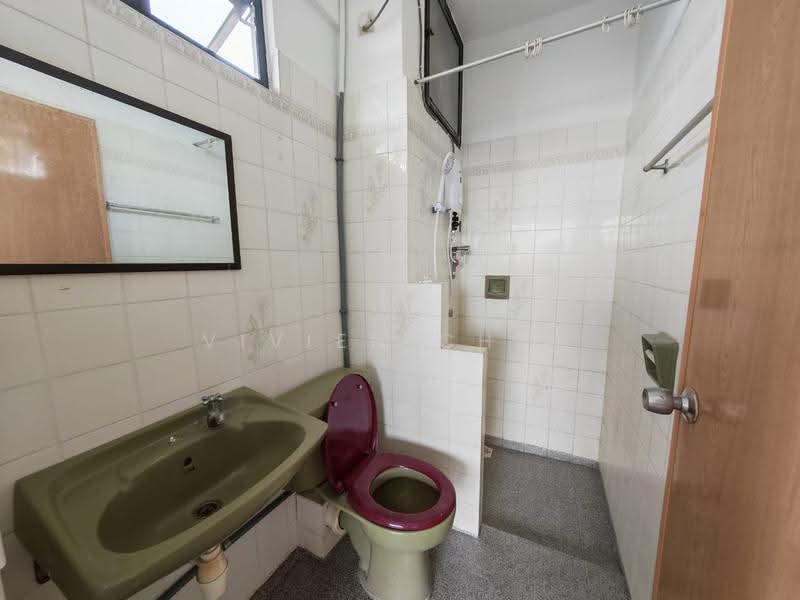 Pangsapuri untuk Dijual di Lavinia Apartments - Vivien Chew - Bathroom - PropertyGuru.com.my
