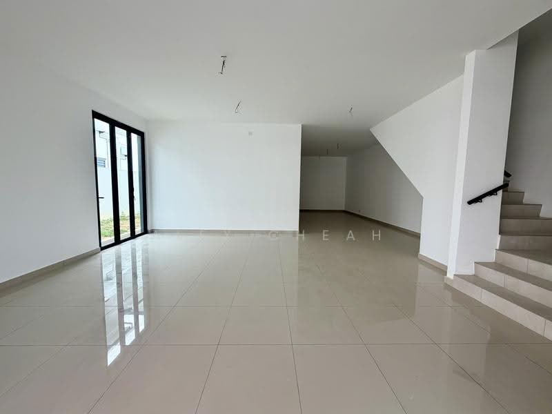 Rumah Kluster untuk Dijual di Taman Lapangan Jaya (Ipoh) - Alex Cheah - Living Area - PropertyGuru.com.my