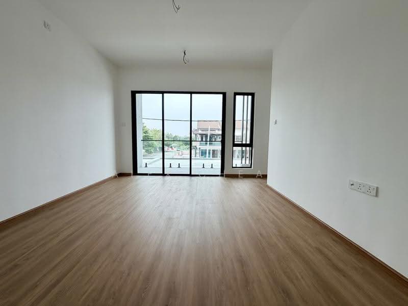 Rumah Kluster untuk Dijual di Taman Lapangan Jaya (Ipoh) - Alex Cheah - Master Bedroom Ensuite - PropertyGuru.com.my