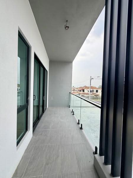 Rumah Kluster untuk Dijual di Taman Lapangan Jaya (Ipoh) - Alex Cheah - Balcony - PropertyGuru.com.my
