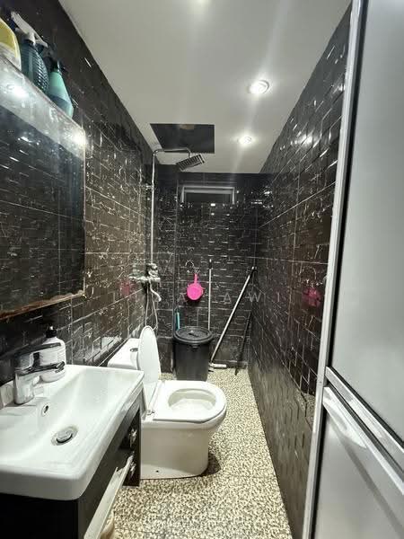 2-storey Terraced House for Sale in Seksyen 19 (Shah Alam) - Liza Awi - Bathroom - PropertyGuru.com.my
