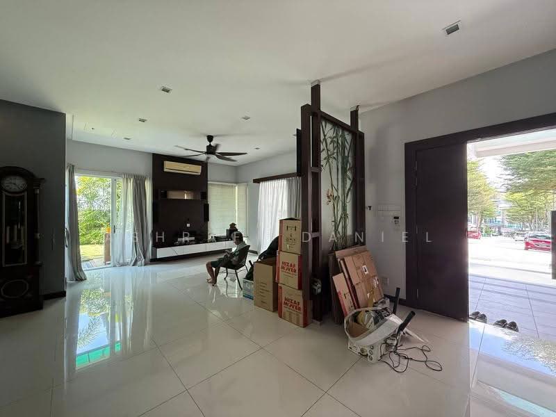 Rumah Berkembar untuk Dijual di Ampang Jaya (Ampang) - Ashraff Daniel - Living Room - PropertyGuru.com.my