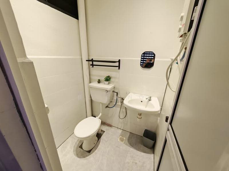 Rumah Bandar untuk Dijual di Taman Bukit Cheng (Cheng) - BL Bong - PropertyGuru.com.my
