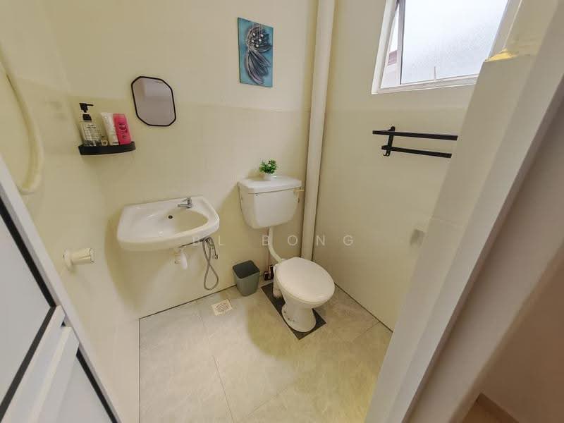 Rumah Bandar untuk Dijual di Taman Bukit Cheng (Cheng) - BL Bong - PropertyGuru.com.my