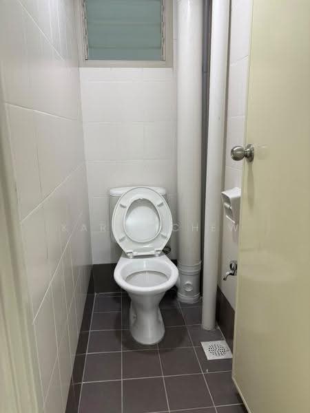 Pangsapuri untuk Disewa di Centrio Avenue - Karen Chew - Bathroom - PropertyGuru.com.my