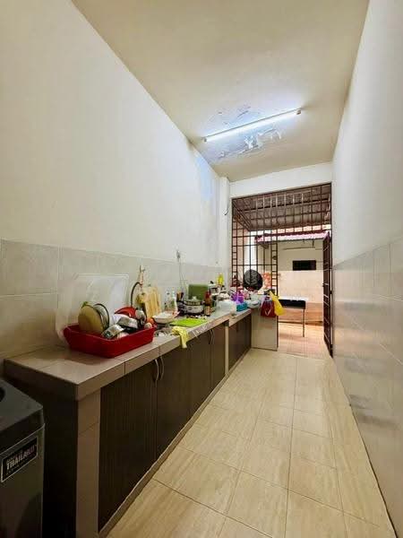 Cluster House for Sale in Taman Gaya (Ulu Tiram) - Zack Chow - Kitchen - PropertyGuru.com.my