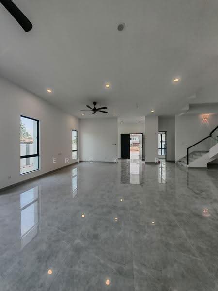 Rumah Berkembar untuk Dijual di SPPK (Ipoh) - Eric Khor - Living Room - PropertyGuru.com.my