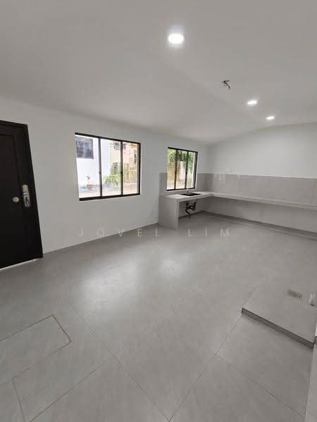 Rumah Teres 2-Tingkat untuk Dijual di Taman Puteri Wangsa (Ulu Tiram) - Jovel Lim - Kitchen - PropertyGuru.com.my