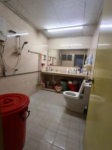 Bungalow House untuk Dijual di Taman Kepong (Kepong) - Joseph Ee - Bathroom - PropertyGuru.com.my