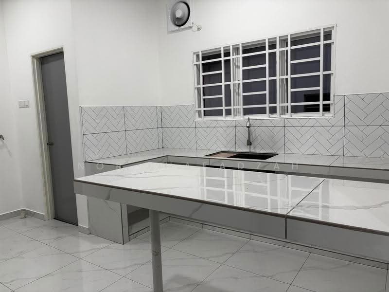 Semi-Detached House for Rent in Shah Alam (Selangor) - Nor Khafadzah - Kitchen - PropertyGuru.com.my