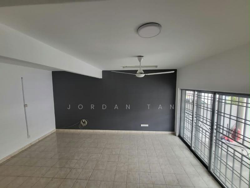 2-storey Terraced House for Rent in Taman Putra Prima (Puchong) - Jordan Tan - Living Room - PropertyGuru.com.my