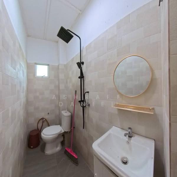 2-storey Terraced House for Sale in Batu Caves (Selangor) - Ashraff Daniel - Bathroom - PropertyGuru.com.my
