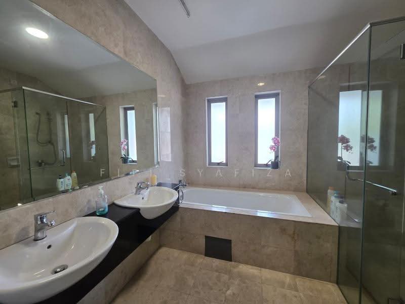 Semi-Detached House for Rent in Changkat Kiara Rimbun (Batu) - Fifi Syafiza - Bathroom - PropertyGuru.com.my