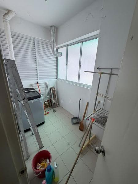 Kondominium untuk Disewa di The Oasis - Cy Issac Lee - Balcony - PropertyGuru.com.my