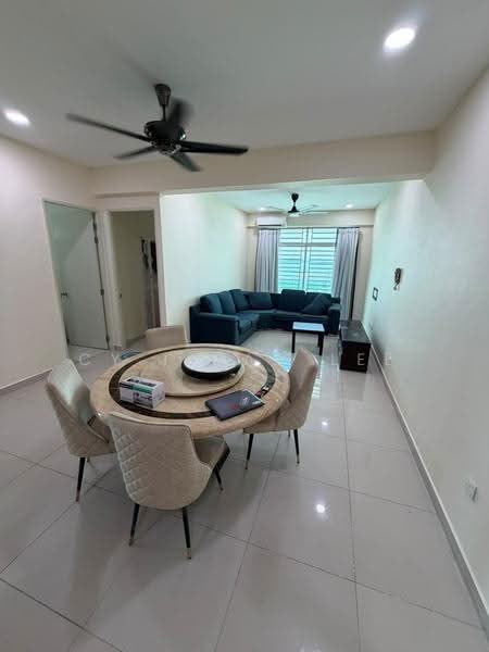 Kondominium untuk Disewa di The Oasis - Cy Issac Lee - Living Room - PropertyGuru.com.my