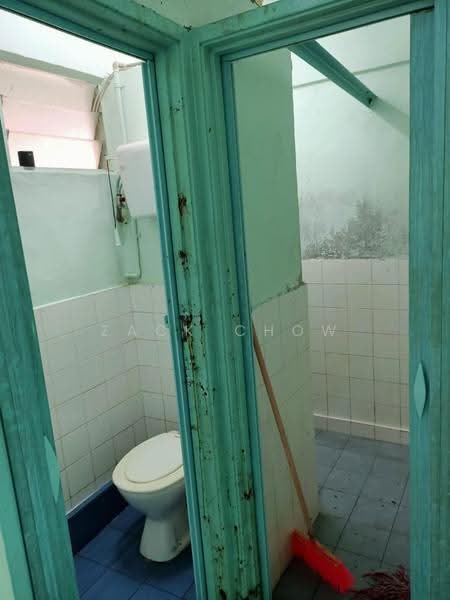 Flat for Sale at Flat Taman Rinting - Zack Chow - Bathroom - PropertyGuru.com.my